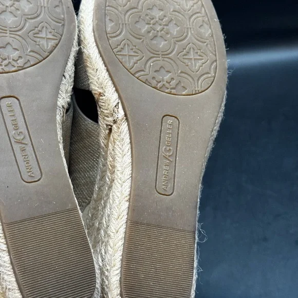 Andrew Geller Gold Fabric Open Toe Slip On 3” Wedge Heel Sandal Women’s Size 8 - Picture 11 of 16